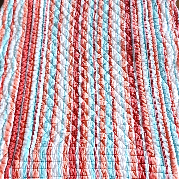 Laguna Breeze quilted table runner - Picture 4 of 4